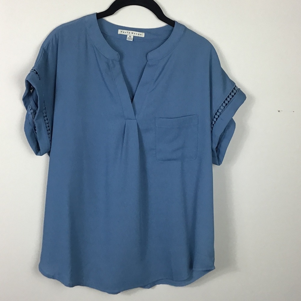 Haute Monde French blue short sleeve embroidered detailed v-neck shirt Size XL